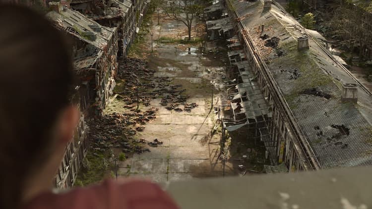 A swarm of runners congregates, blocking the way forward